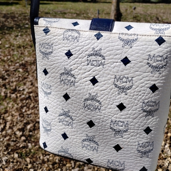 MCM Blue & White Crossbody Leather Patricia Handbag - Picture 4 of 17